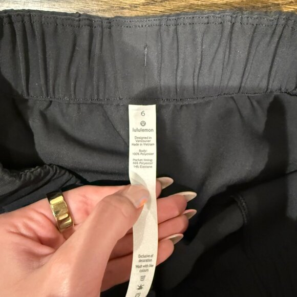 Lululemon on the fly Skirt - Picture 4 of 5